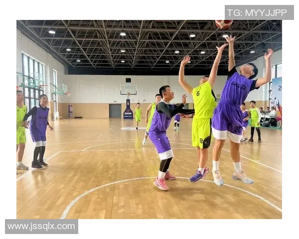 篮球女足球星精彩瞬间大合集 展现运动激情与不屈精神 篮球女足球星精彩瞬间大合集 展现运动激情与不屈精神