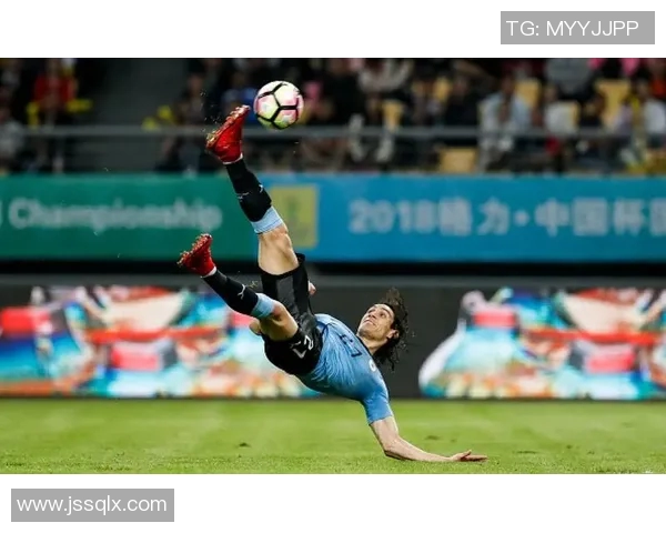 十大足球倒挂金钩之王:这些球星的惊艳瞬间让你目不转睛